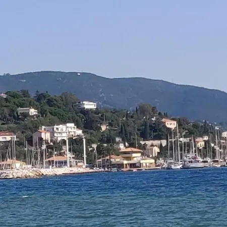 Studio 4 Personnes Agreable Studio *** Vue Mer Le Lavandou. Apartment